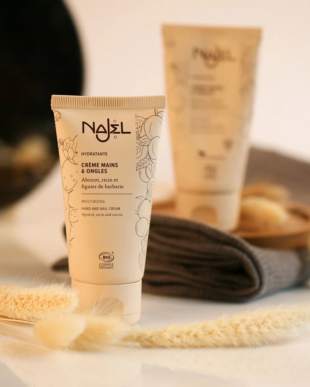 Moisturizing hand & nail cream